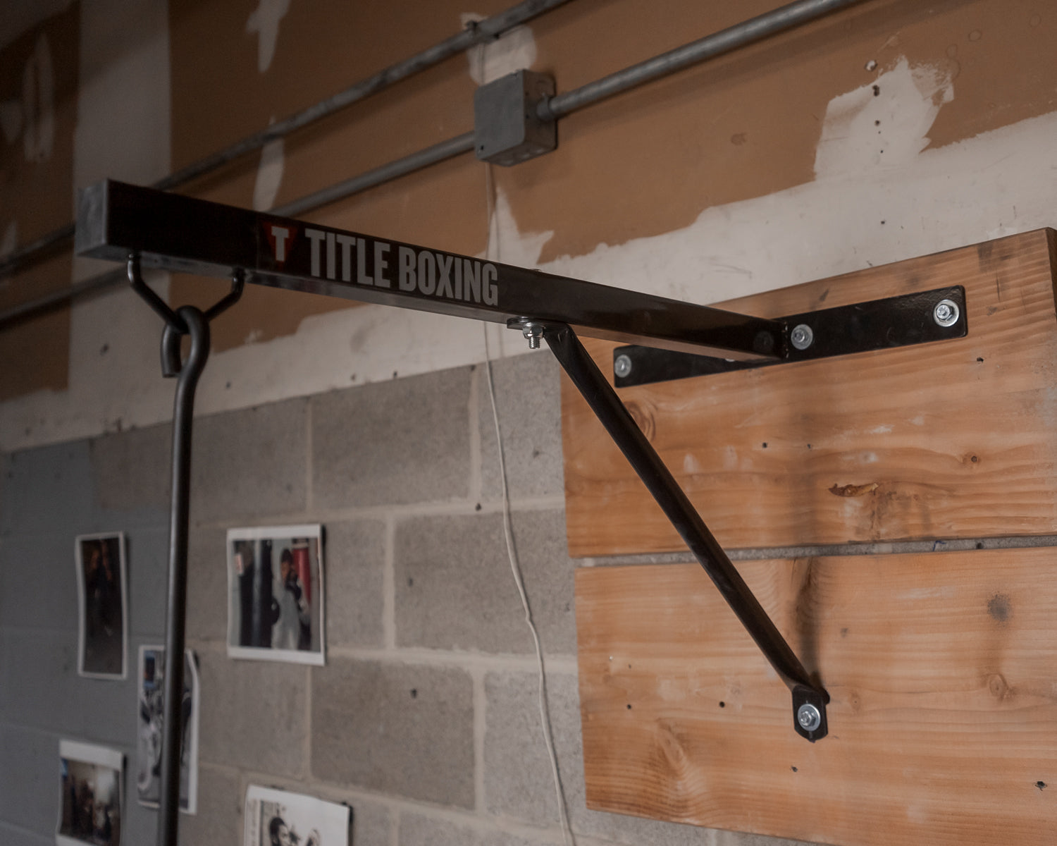 title platinum heavy bag wall hanger 2.0